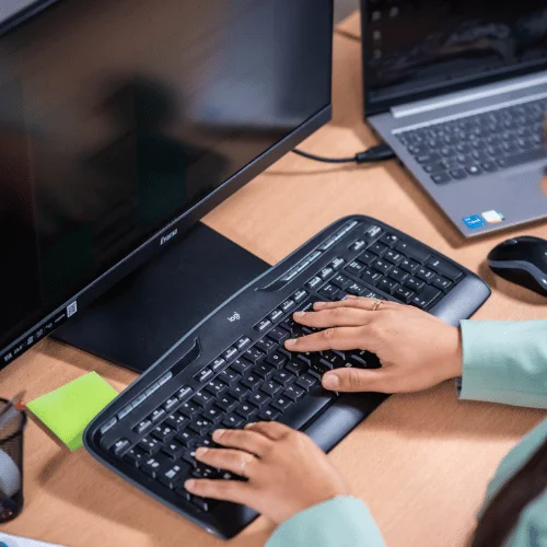 secrétaire sur un bureau